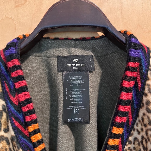 ETRO Milano wool cape / cloak - leopard print, fringe, woven edging SHOWSTOPPER - Picture 4 of 16